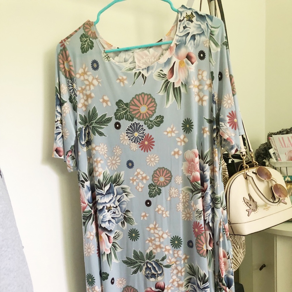 FLORAL TSHIRT DRESS